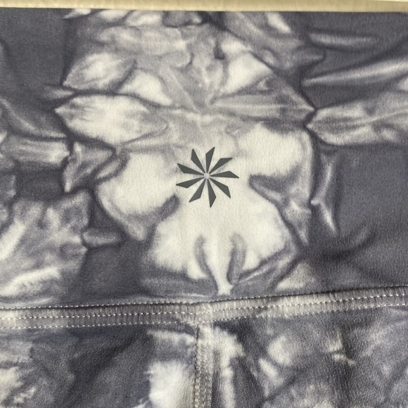 Athleta salutation powervita tie dye leggings gas women’s medium tall EUC - Picture 3 of 4